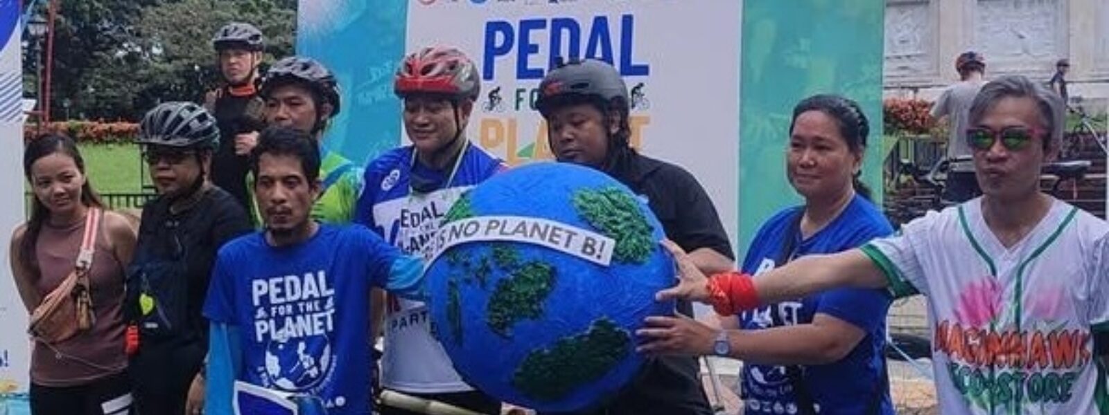 Bike Ride Peddle for the Planet in the Philippines.  Photo Credit: EII Philippines